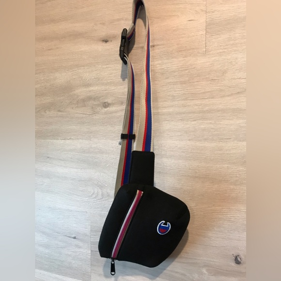 Champion Belt Bag /Fanny Pack Sling - Picture 2 of 5
